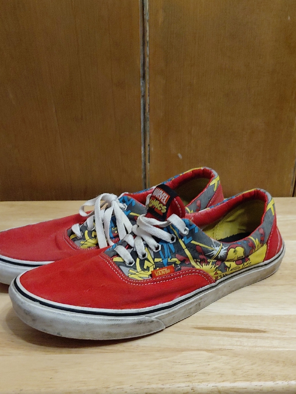 Vans Mens Red X Era Marvel Ironman Comic Print Low-Top Sneakers Size 10.5